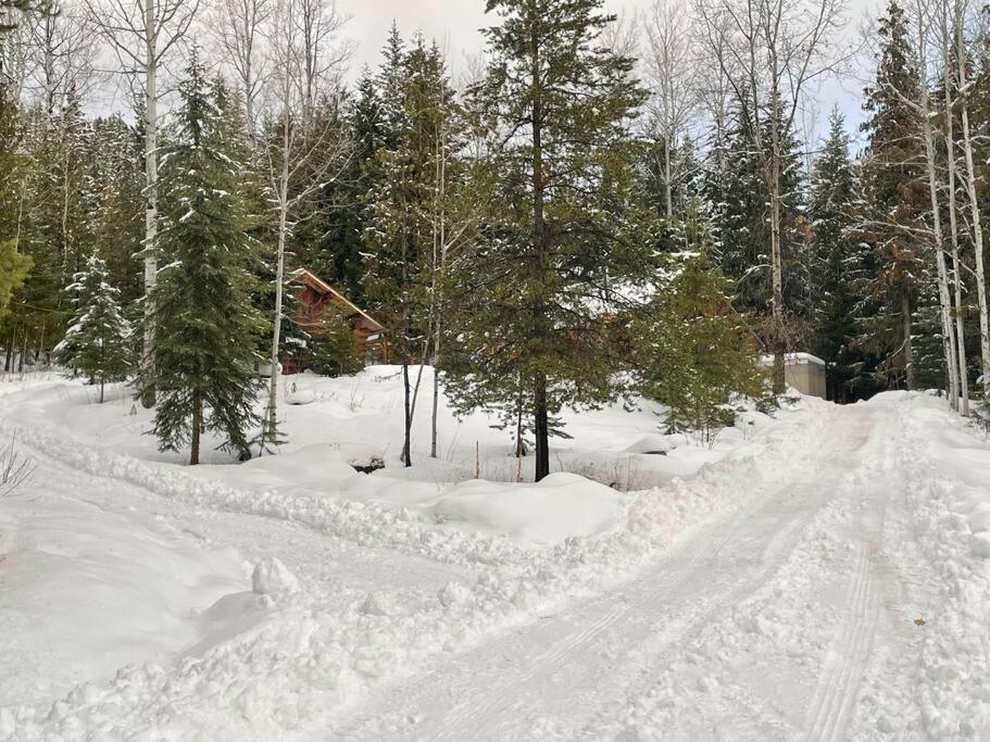 Authentic Lofted Log Cabin With Hot Tub Villa Kelowna Exterior photo